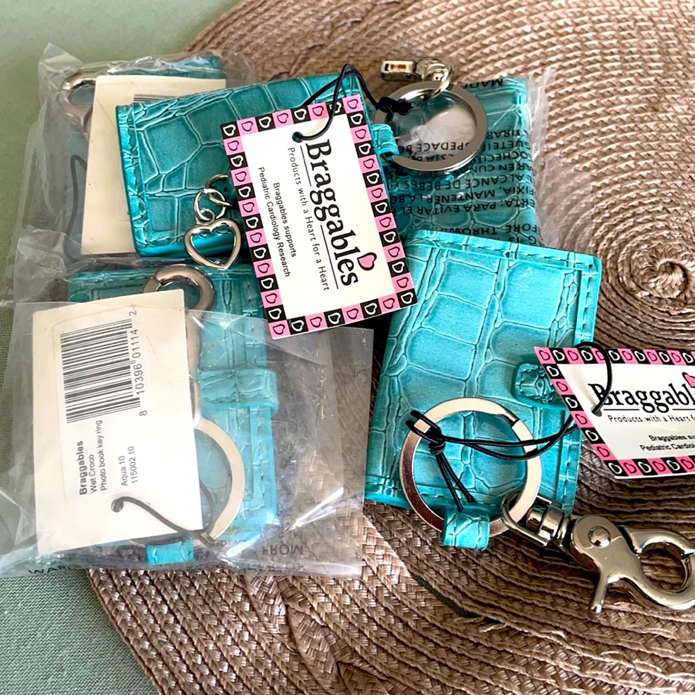 SET OF 5 PHOTO BOOK KEYRINGS